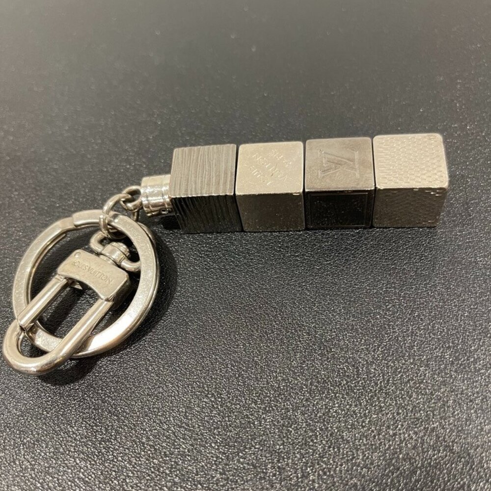 Louis Vuitton LV Cube Charm/Key Chain (XR2214)